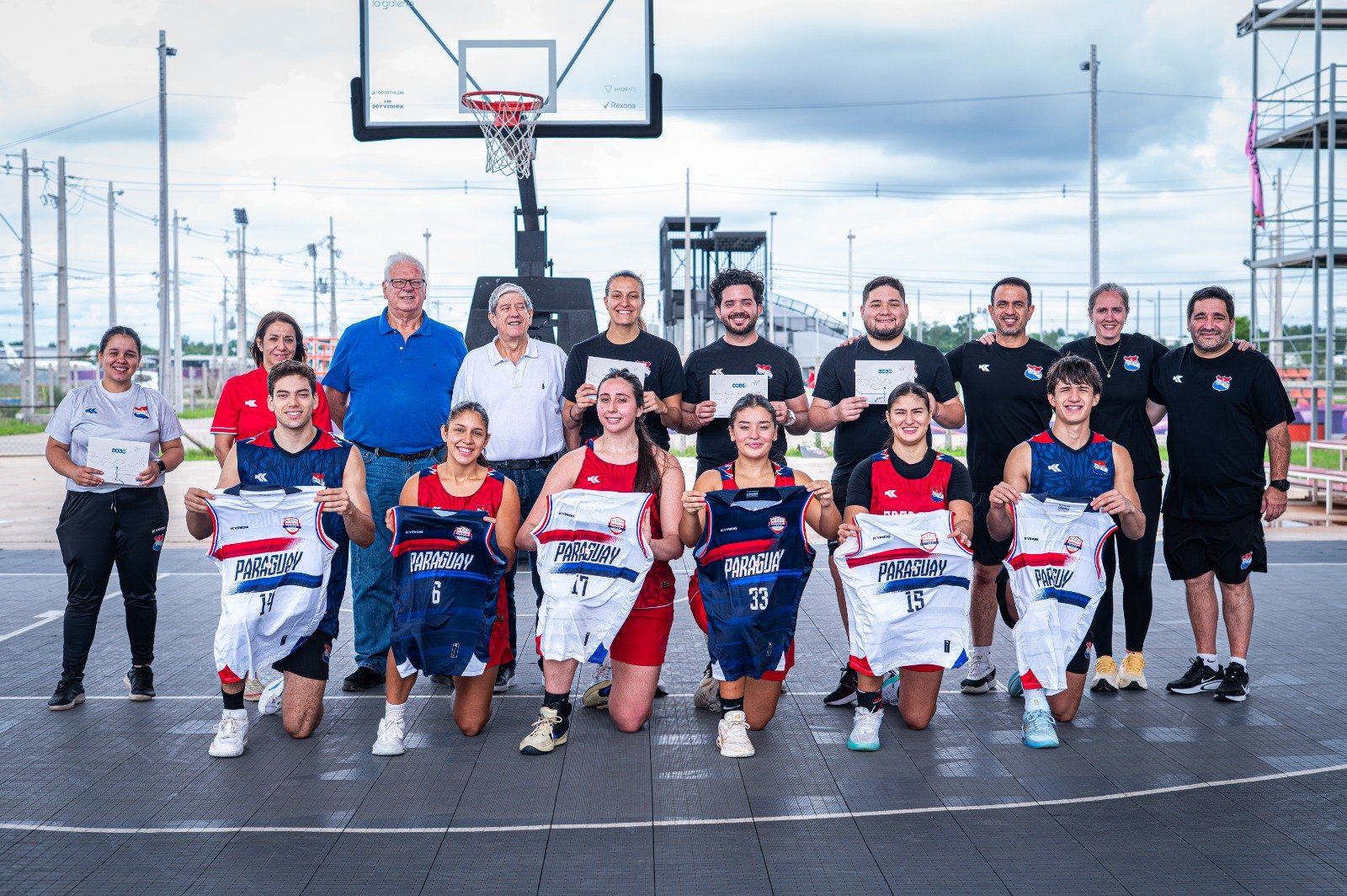 CPB entregó indumentaria oficial a la delegación 3x3 del Team Paraguay para los IV Juegos Suramericanos de la Juventud Panamá 2026